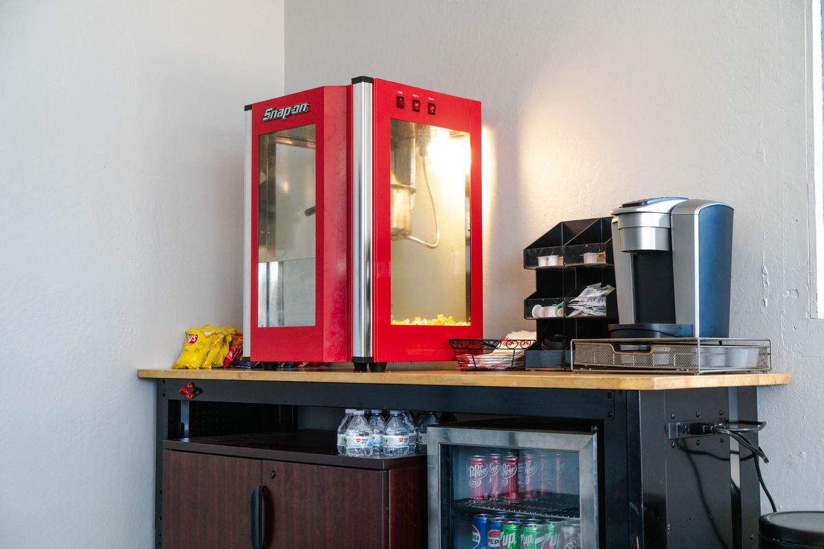 Complimentary coffee, popcorn and drinks in our customer lounge
